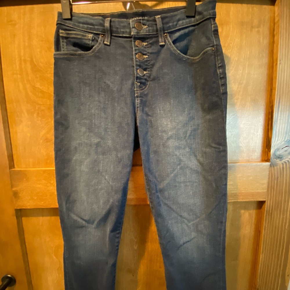 Lucky brand dark denim no distressing jeans